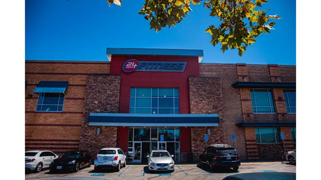 24 Hour Fitness
