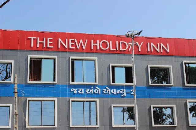 Hotel The New Holiday 1