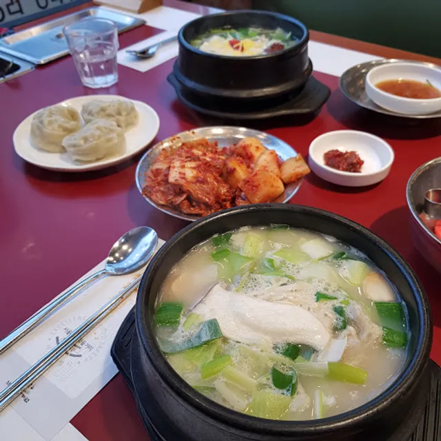 Myeonggawon Seolnongtang