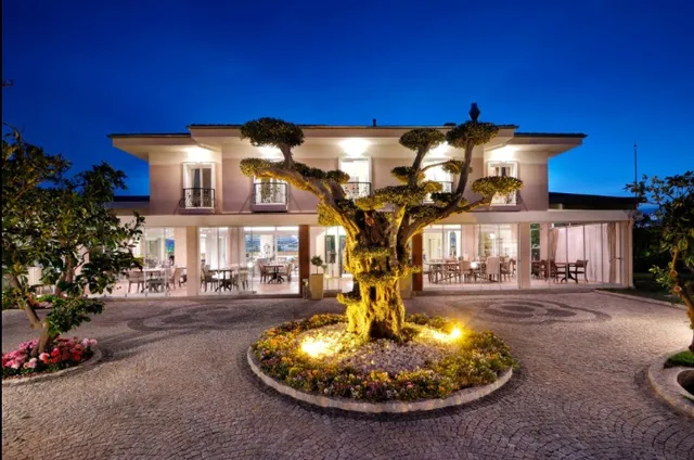 B.Equine Range Hotel & Riding Club