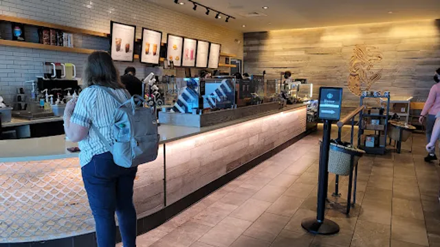 Starbucks - B Gates Terminal 1