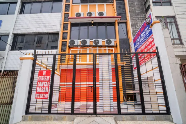 RedDoorz Plus @ Gunung Sahari 2