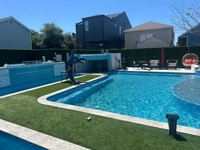 the Blue Crawfish hotel & Bar