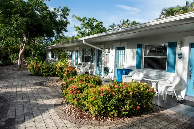 Marco Island Lakeside Inn