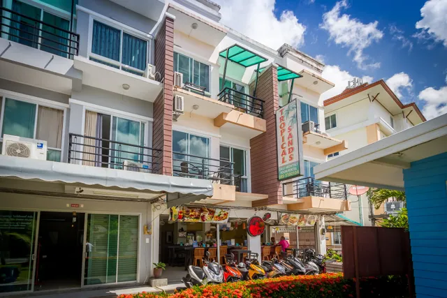 Tropical Sands Sports Bar and Guest House