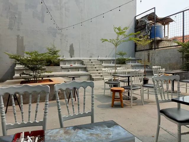 PHiL & CO - Coffee Shop - Stasiun Depok Lama - Working Space