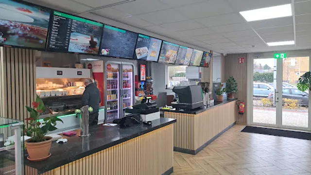 Cafetaria Ugala 🍟 🥙🍕🍔🍦🥤