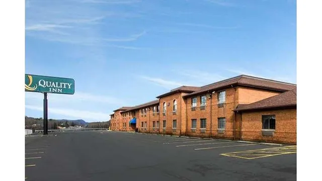 Quality Inn Summersville - New River Area