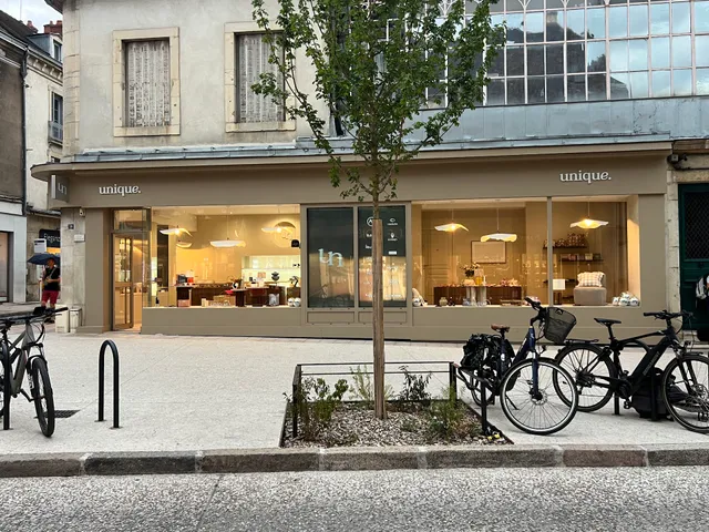 Unique concept-store