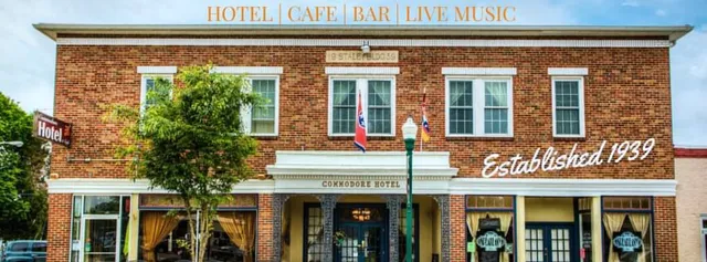 Commodore Hotel & Cafe