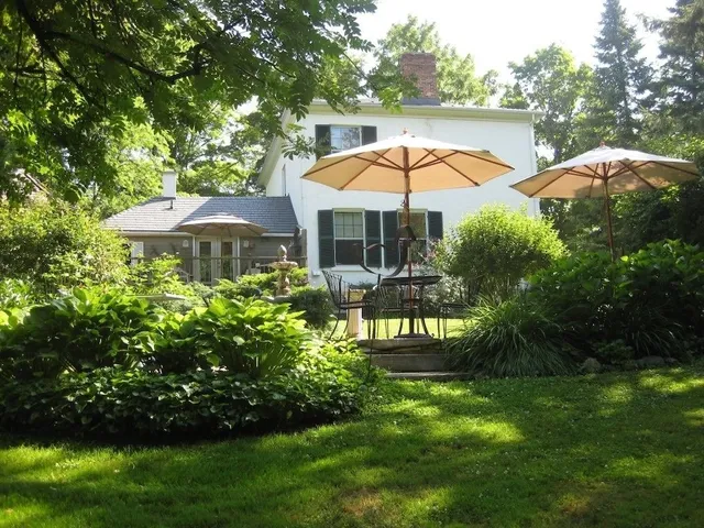 Historic Lyons House Bed and Breakfast