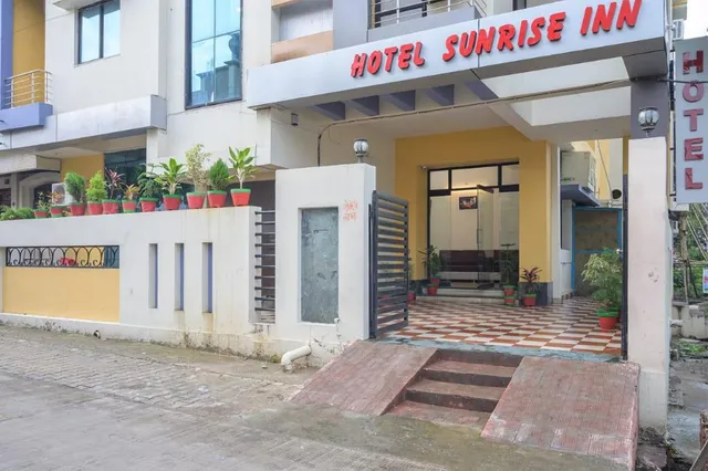 OYO Flagship Sunrise Inn Guest House