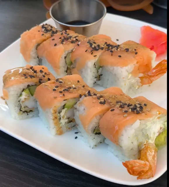 Naoko Woks & Sushi Paredón