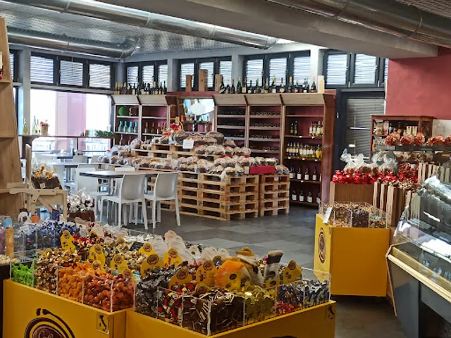 Pasticceria DAF Trofarello Pasticceria e Gelateria Artigianale, Caffetteria, Aperitivo.