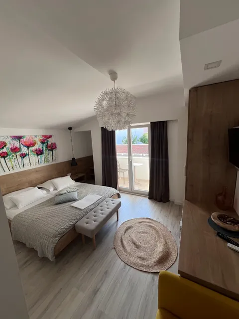 Apartments & Rooms Mateša