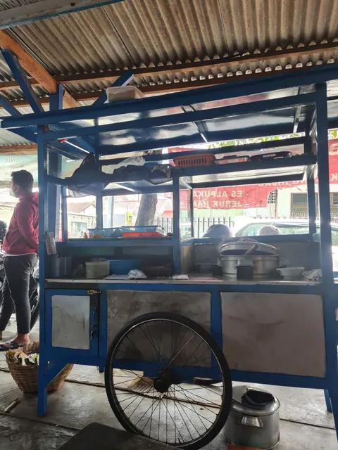 Bakso Pak Nik dan Kupang Pak Nay