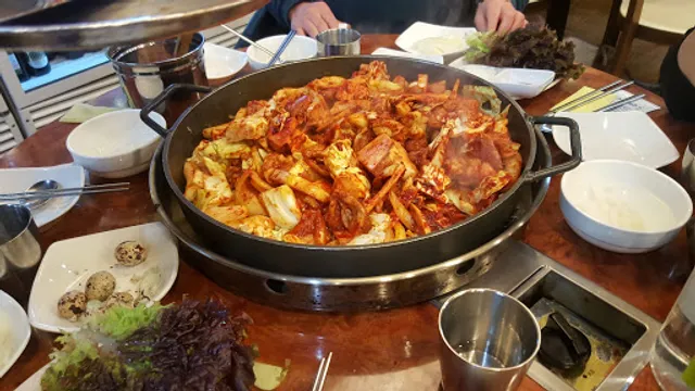 Chongtong Chunchon Dakgalbi