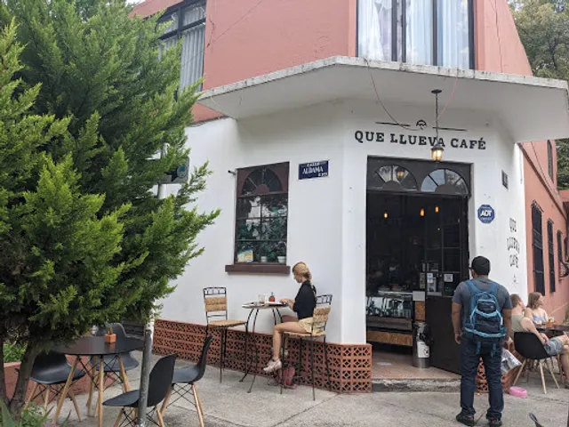 Que Llueva Café