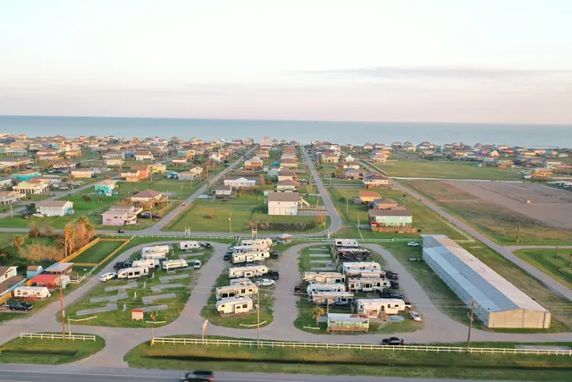 Beachside RV Park & Self-Storage at Crystal Beach