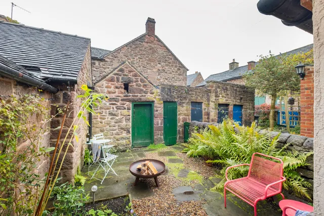 No. 9 The Hill, Grade II Listed Characterful Holiday Cottage