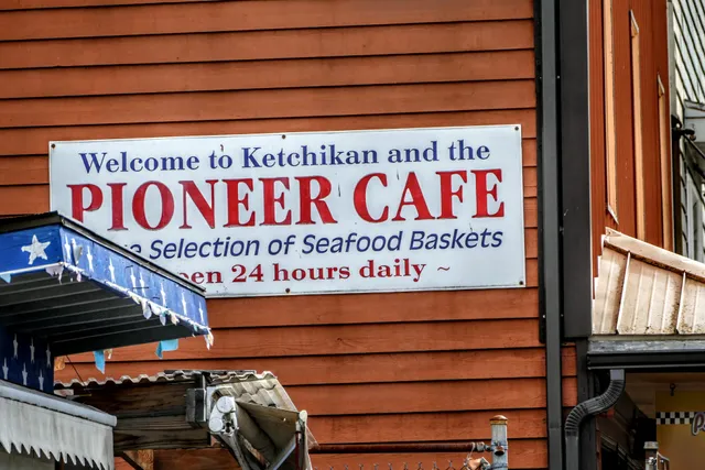 Pioneer Bar & Liquor Store