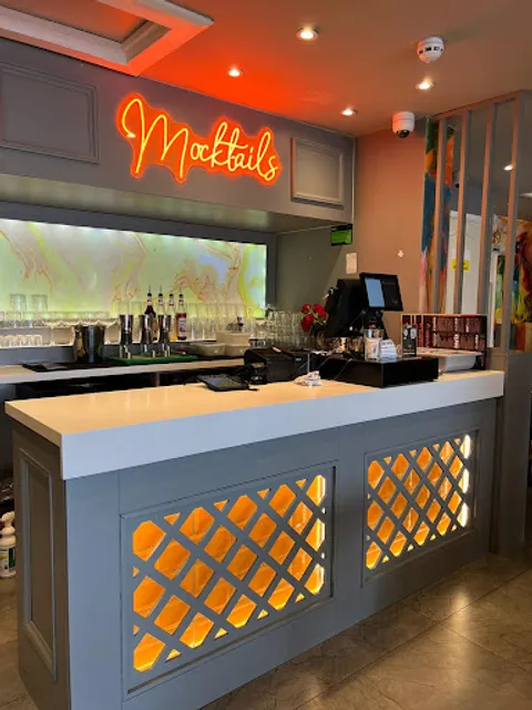 Manjaros - Restaurant in Southall