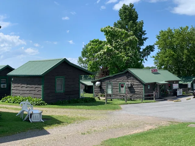 Salmon River Corner Cabins