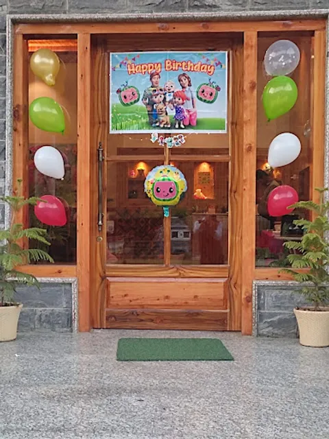 Signature 75 bar and restaurant and home stay