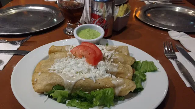 Restaurante Chip's (Dentro del Hotel Emily)