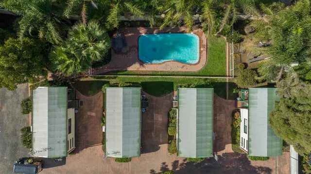 Parkes Country Cabins - Caravan Park