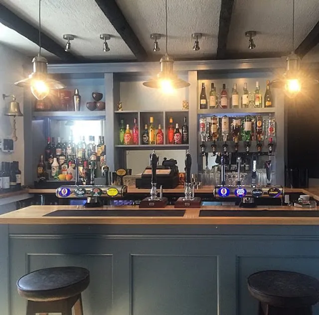 The white lion Braunton