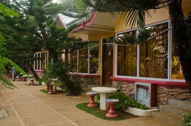 Deep Forest Garden Inn