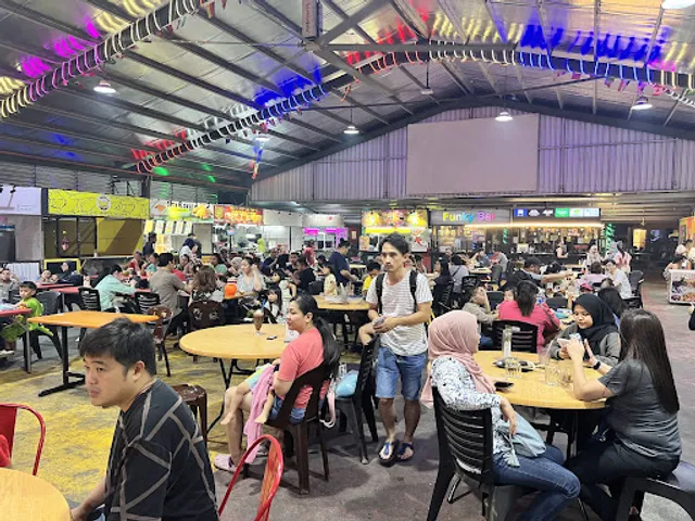 Funky Farm Food Court
