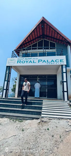 Royal Palace Homestay