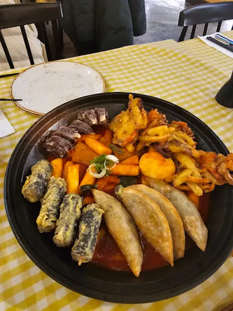 Shinhwa Dining & Lounge