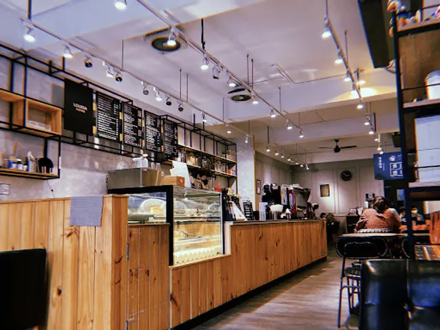 Louisa Coffee 路易莎咖啡(內壢忠孝門市)