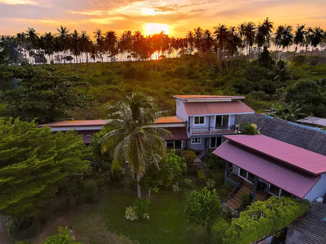 Sunanta Bungalow & The Coffee Corner