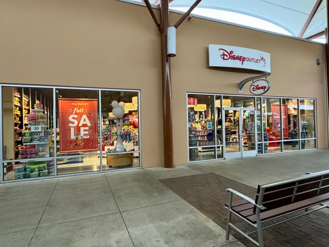 Disney Store Outlet