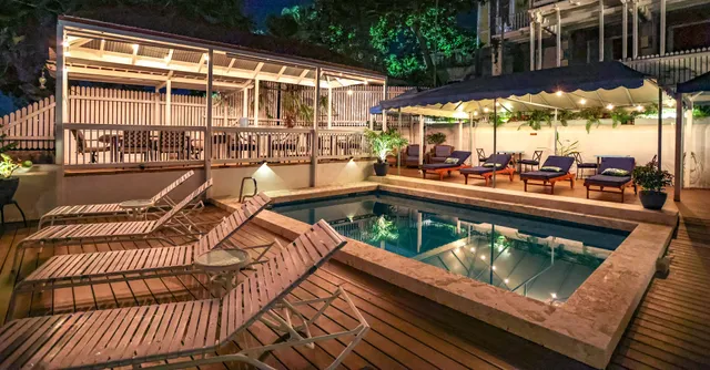 At Home in The Tropics Inn