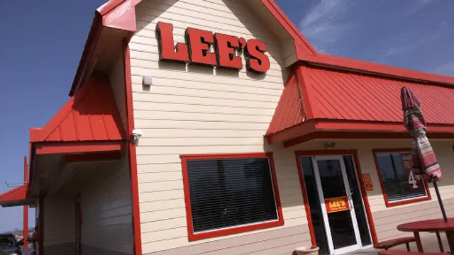 Lee's Famous Recipe Chicken