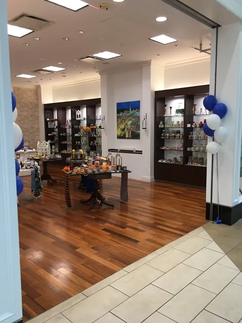 Pearlescent Candle Co