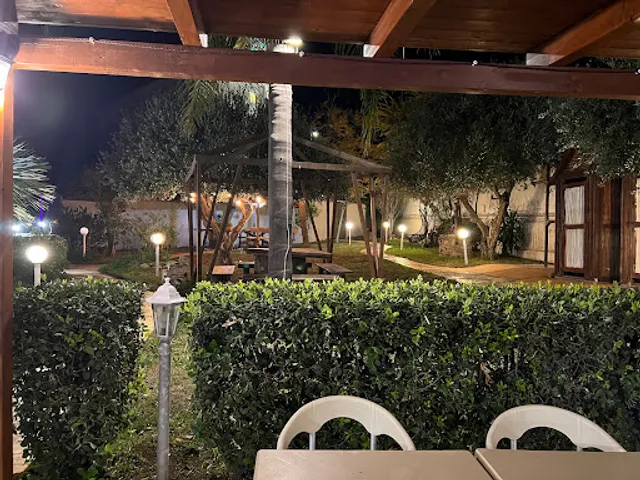 Orion Pizza Experience "Pool & Garden"