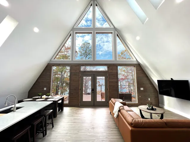 Keowee Luxury Cottages