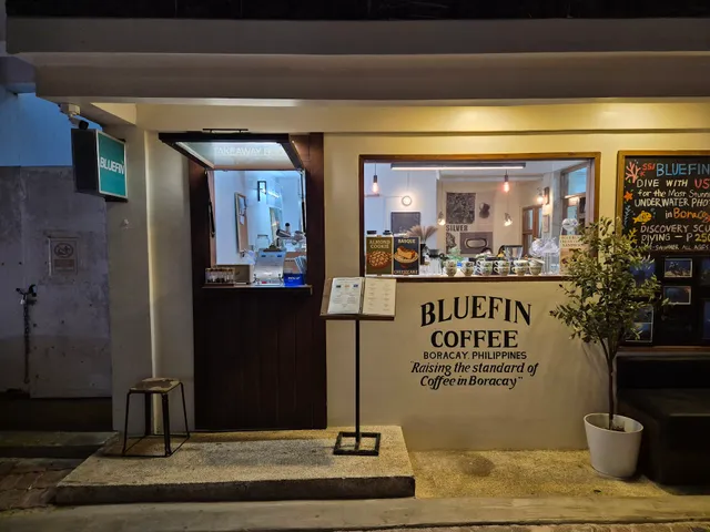 Bluefin Specialty Coffee & Dive