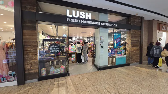 Lush Cosmetics Westfarms Mall