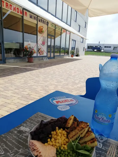 La Tavola Imbandita, Polleria Rosticceria, caffetteria, market, pranzi, macelleria