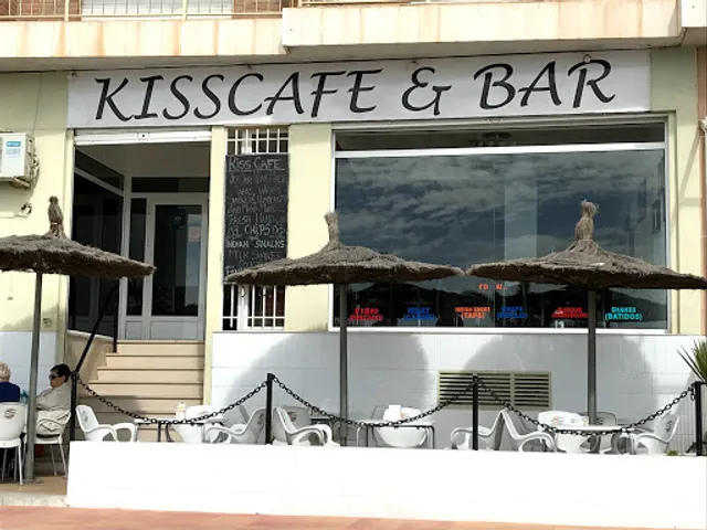kiss cafe