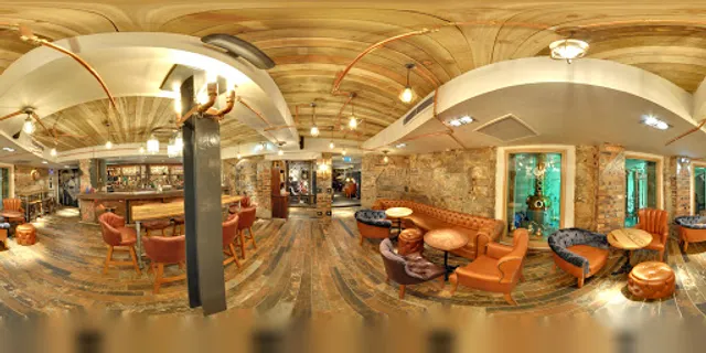 Heads & Tales Gin Bar