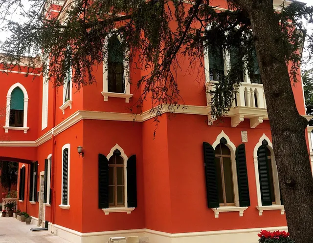 Donnenzo | Luxury Suites