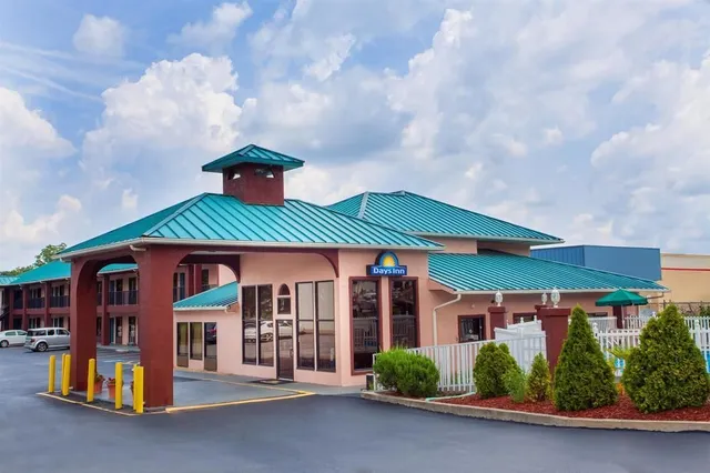 Days Inn by Wyndham Jackson